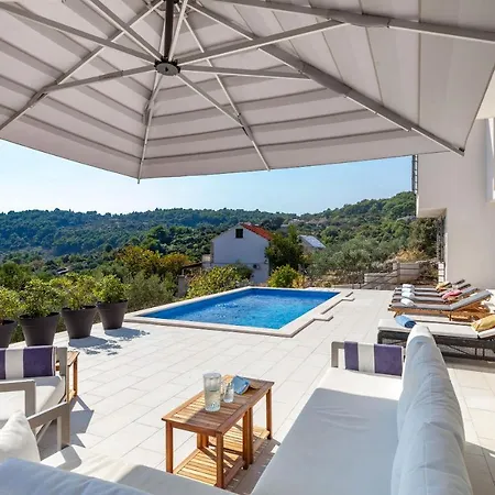 Andora Villa *