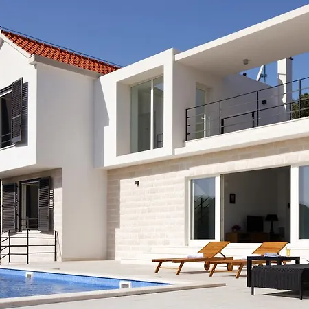 Andora Villa